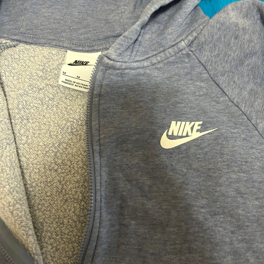 Nike Heather Blue 1/2 zip Pullover Women’s size Medium